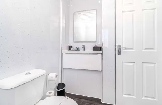 b8549cba e872 4655 b7a3 0e8e13d13c99.jpg