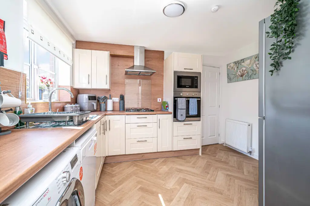 fe5e1d6f d000 4d6d b9c4 810f3644ad4e.jpg