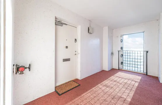 ab9eed9c dc6d 4b5b 9cfa 72f6f7b45bdd.jpg