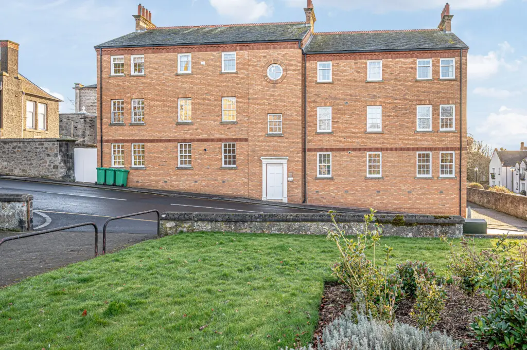 b69739be 4879 4854 8630 3d16d9e06da7.jpg